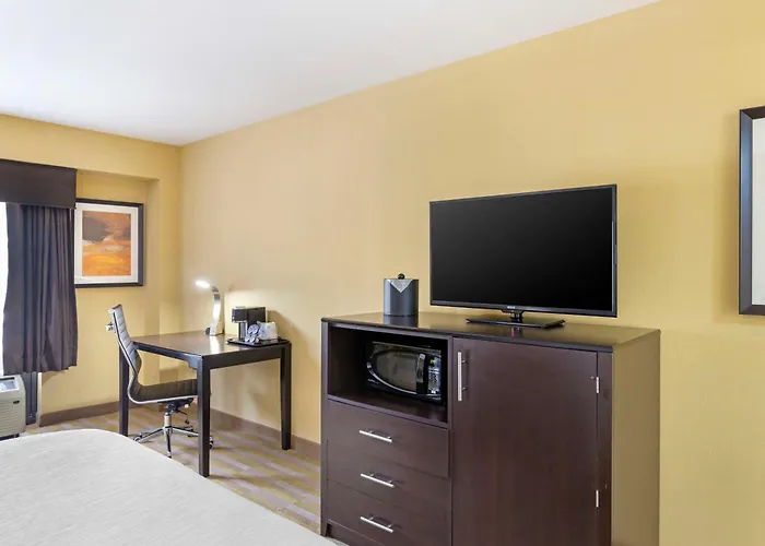 Best Western Plus Thornburg Inn & Suites